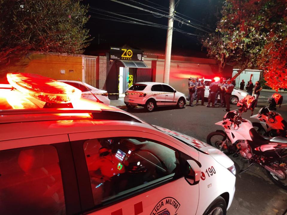 Foto 8 de 9 — Morre comerciante baleado em assalto no Centro de Araraquara
